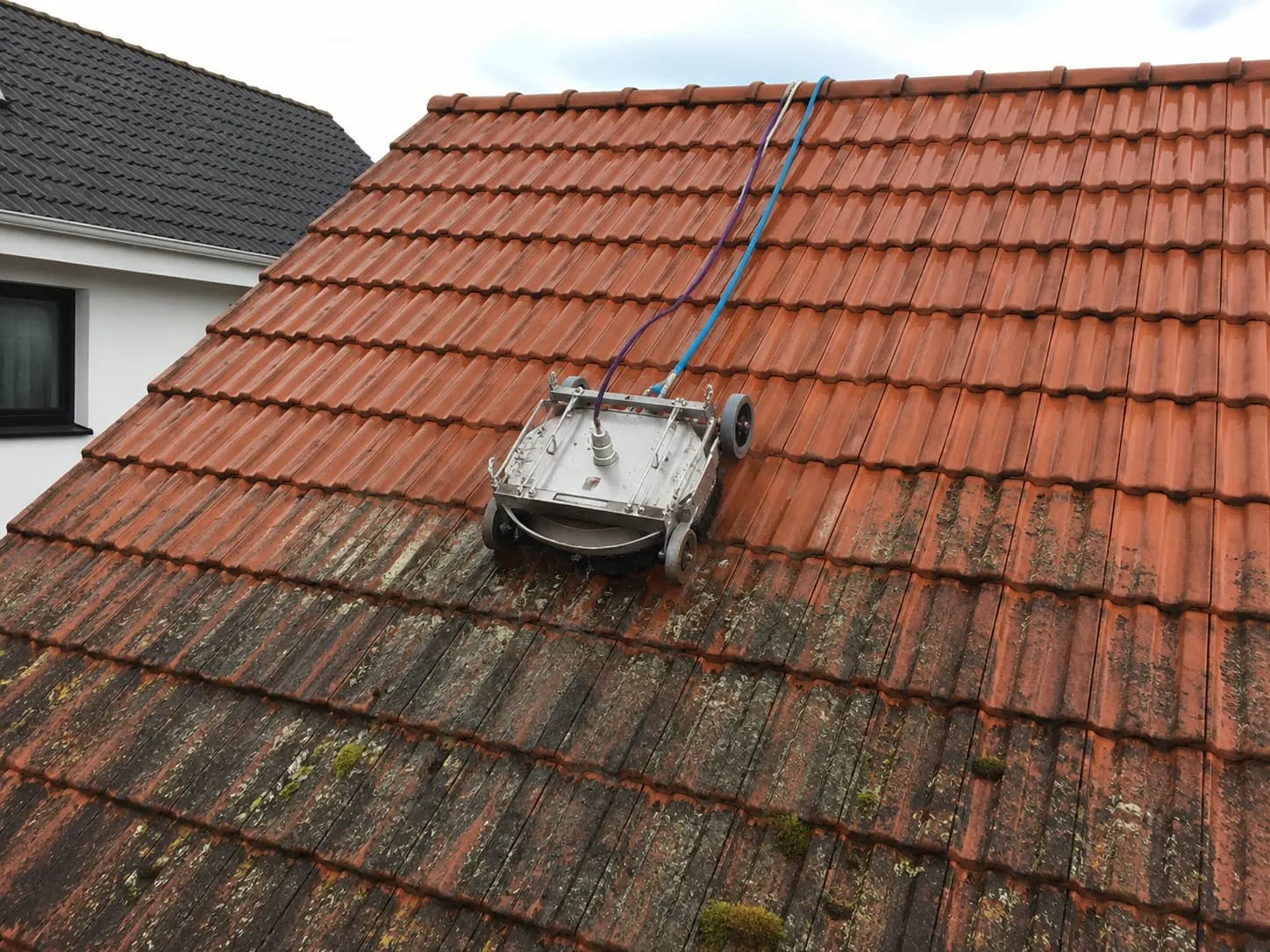 Dachreinigung Landshut: illustrative Darstellung der Leistung